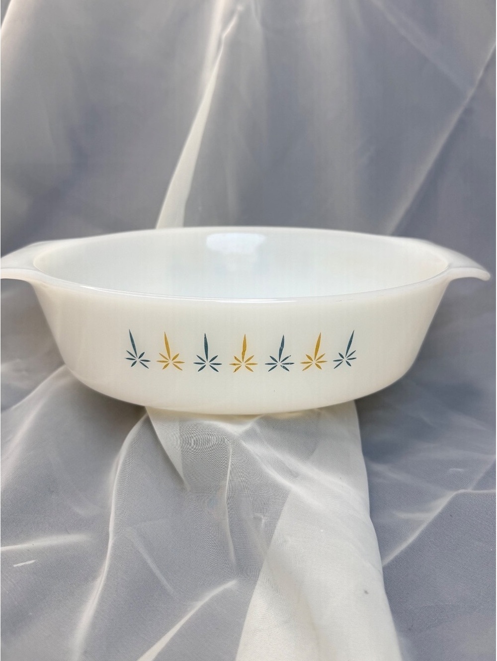 Fire-King Anchor Hocking 433 Atomic Starburst 1.5 Qt Oval Casserole Dish